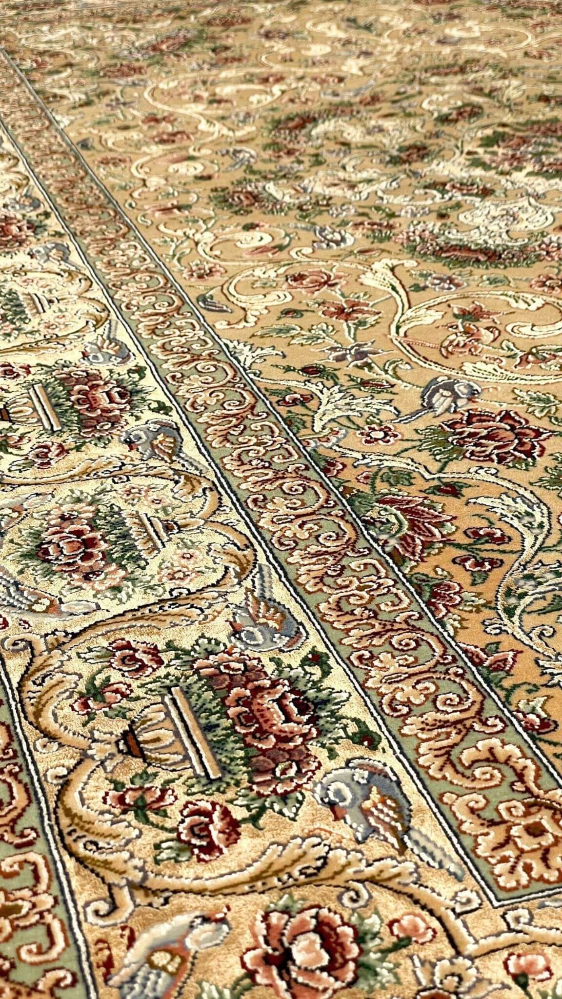 "Designer Isfahan Rug - Persian Rug with Silk & Wool, Hand-knotted, 6mm Thickness, 5.9x3.9 feet, Made in Iran"